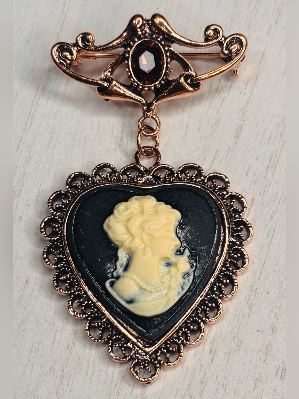 Vintage Style Cameo Heart Dangle Brooch Pin